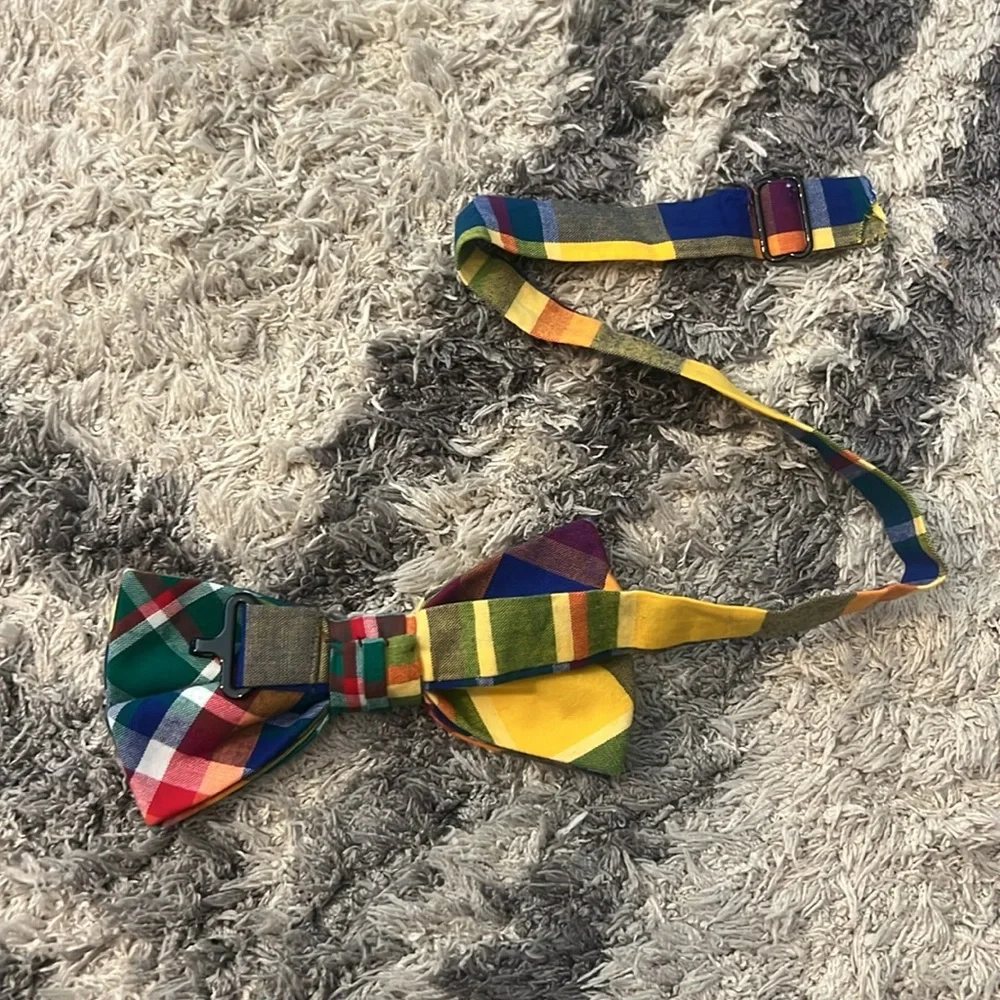 Check Plaid Bow Tie // kids // easy to use hook!